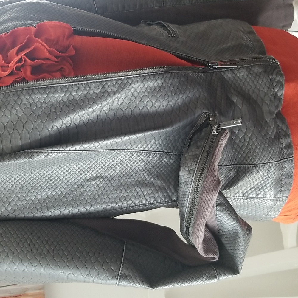 Kenneth Cole Faux Leather. Size XS. Grey. Lined. Zip Up with Zipper Pockets. - Picture 5 of 10